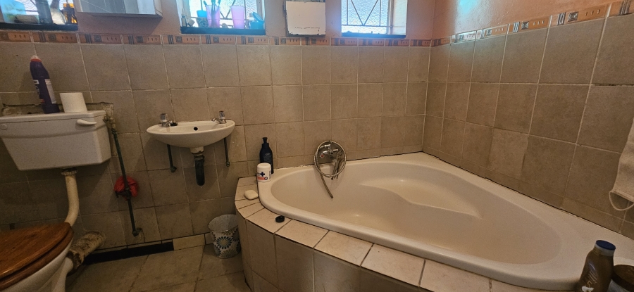 3 Bedroom Property for Sale in Beaconsfield Northern Cape